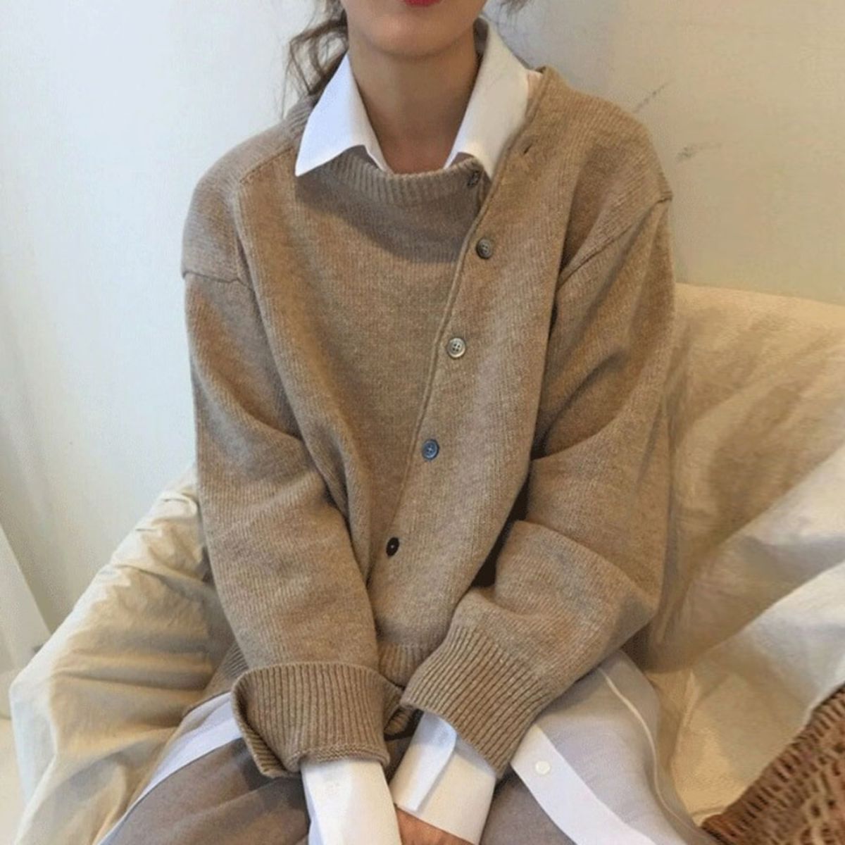 Isabella | ELEGANT ASYMMETRIC CARDIGAN