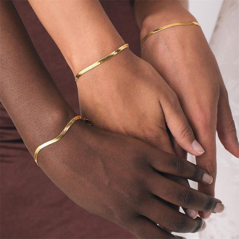 VIDA - Gold Herringbone Bracelet